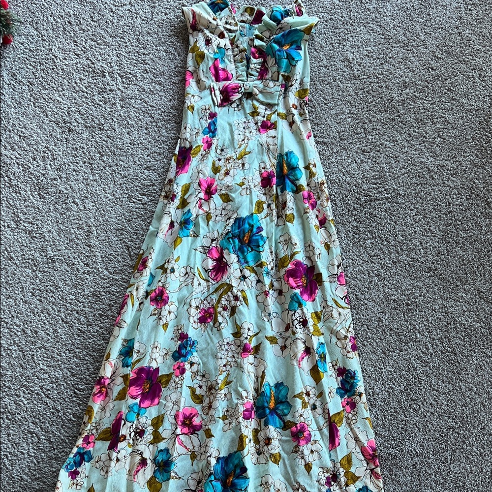 Vintage Floral Maxi Dress Size 8 (but closer to 4 or 6) like new